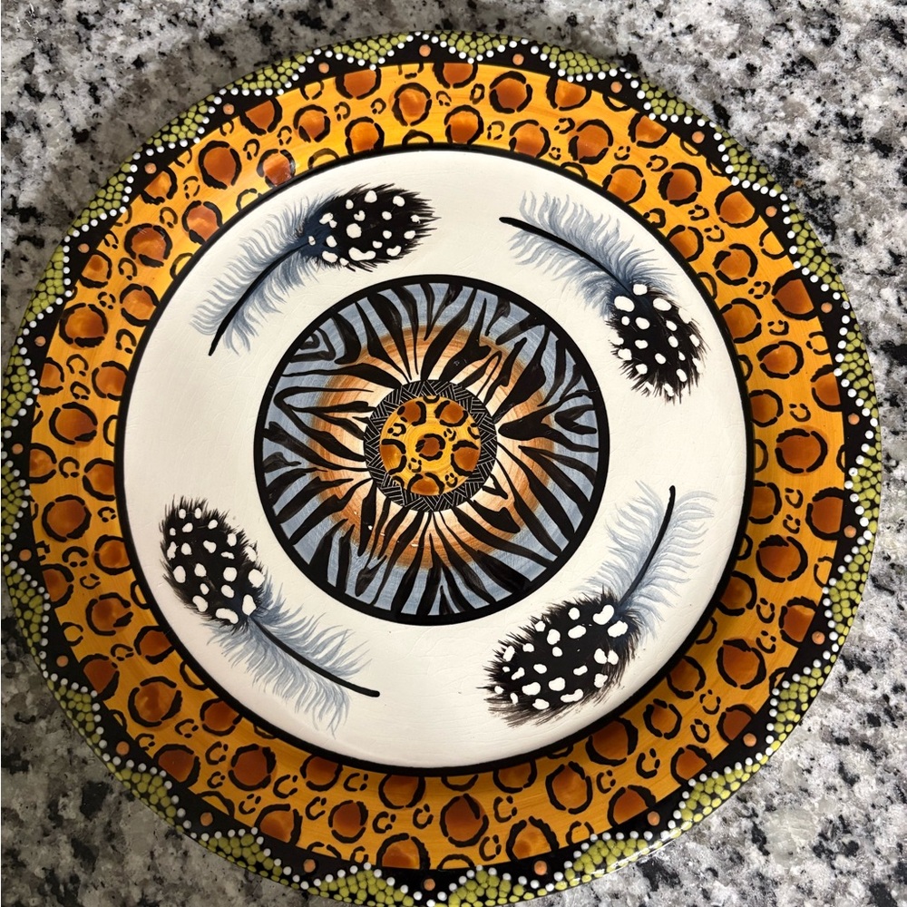 Nivek Africa 10.5 inch Dinner Plate Guinea Feather Design Hand Painted Zimbabwe